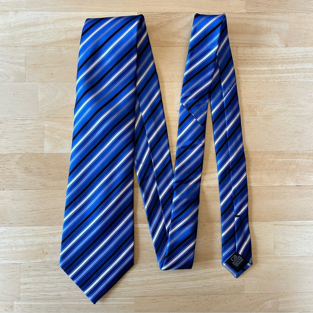 Geoffrey Beene 100% Silk Tie